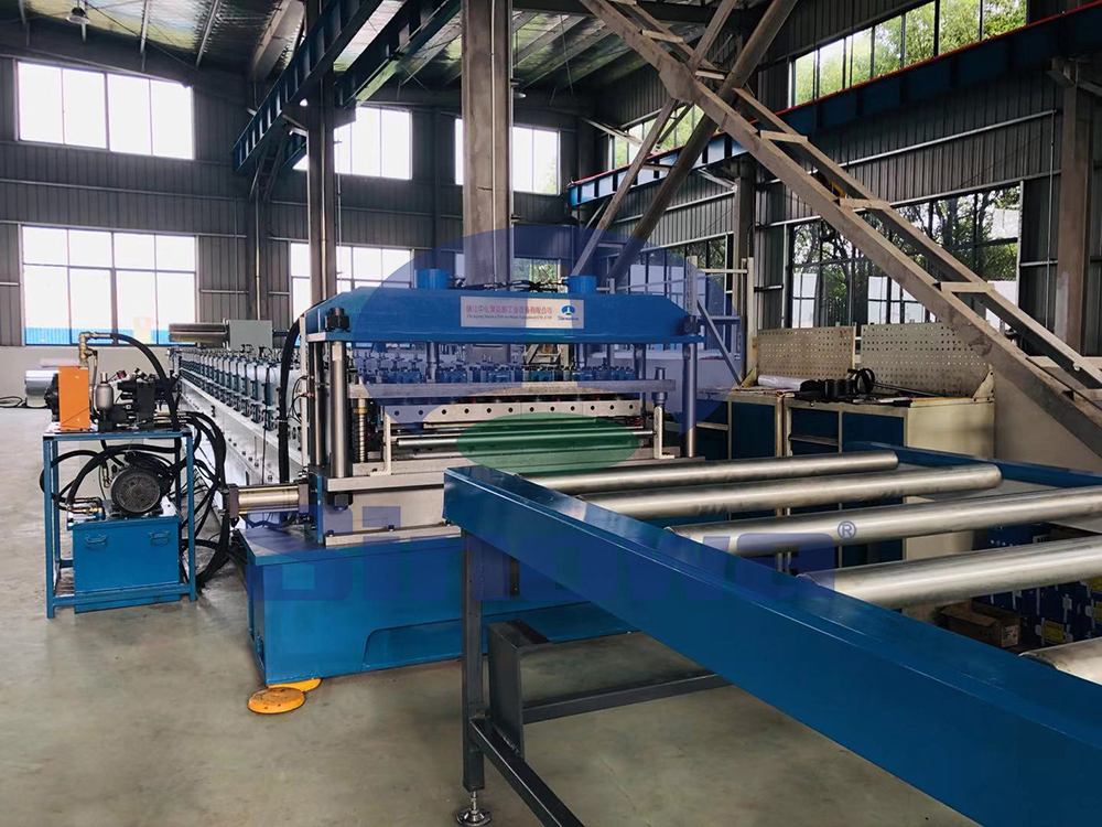 Clean partition board line